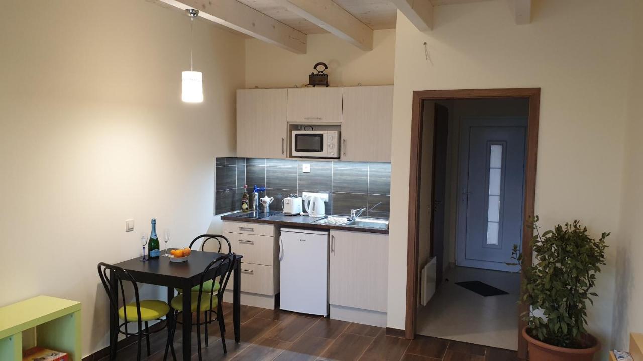 בלטונאקאלי Buzavirag Apartmanhaz מראה חיצוני תמונה